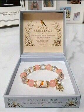 BRAND NEW IN KEEPSAKE BOX  ** Robin Bead Charm Bracelet